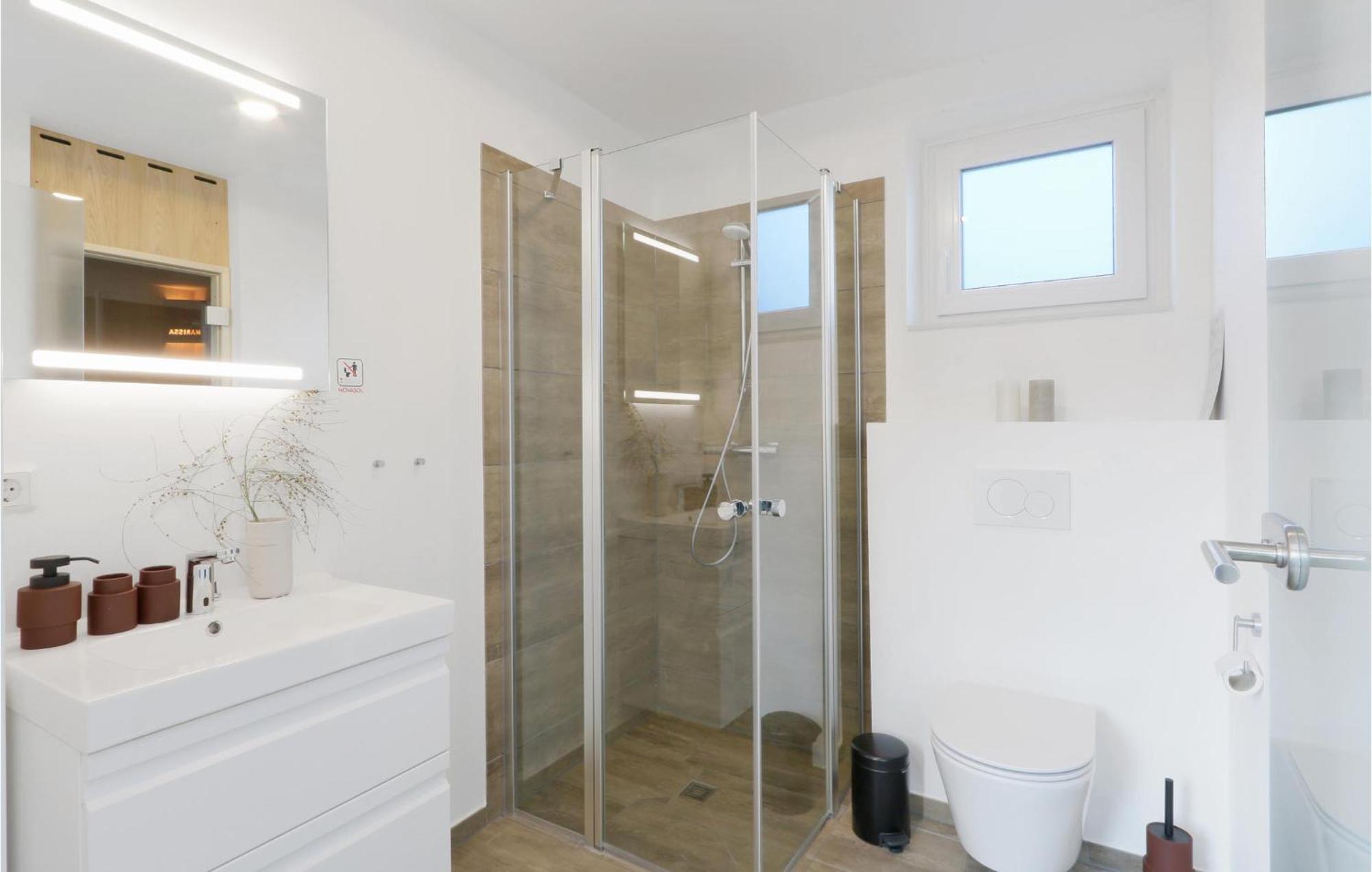Nice Home In Lembruch-Duemmer See With Sauna 외부 사진